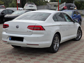 Volkswagen Passat foto 4