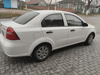 Chevrolet Aveo foto 4