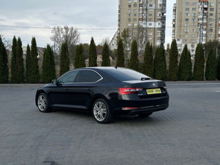 Skoda Superb foto 4