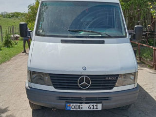 Mercedes Sprinter 212 tdi foto 2