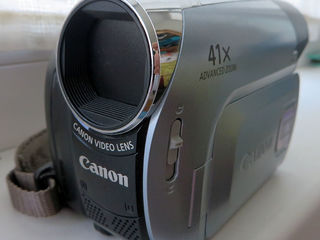 Видеокамера Canon MD215 Mini DV Camcorder 37x Zoom 800 Kpix 2.7" display Mini DV PAL foto 2