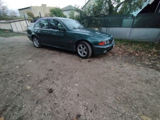 BMW 5 Series foto 1