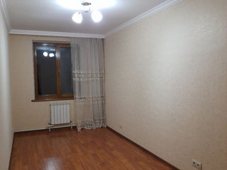 Apartament cu 3 camere, 57 m², 8 cartier, Bălți foto 1