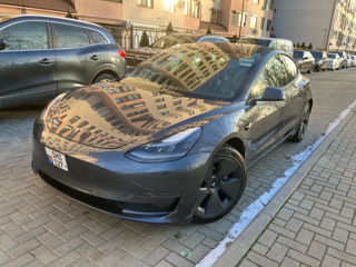 Tesla Model 3 foto 4