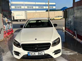 Mercedes E-Class foto 1