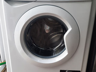 Indesit lucriaza bine foto 2