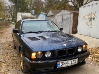 BMW 5 Series foto 3