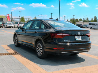 Volkswagen Jetta foto 7