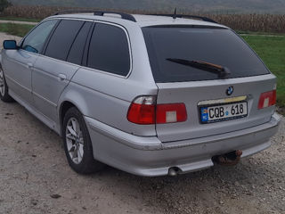 BMW 5 Series Touring foto 3