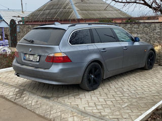 BMW 5 Series foto 2