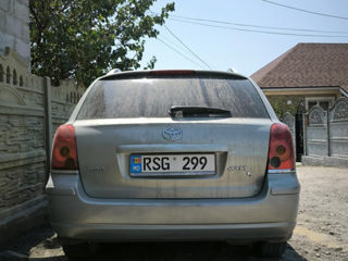 Toyota Avensis foto 5