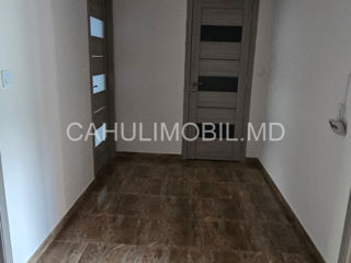 Apartament cu 2 camere, 68 m², Periferie, Cahul foto 3