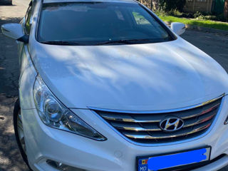 Hyundai Sonata foto 1