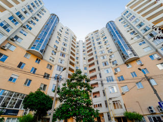 2-х комнатная квартира, 147 м², Центр, Кишинёв