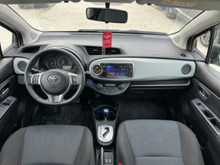 Toyota Yaris foto 9