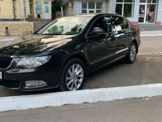 Skoda Superb foto 2