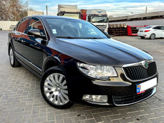 Skoda Superb foto 2