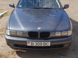 BMW 5 Series foto 10