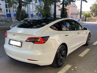 Tesla Model 3 foto 3