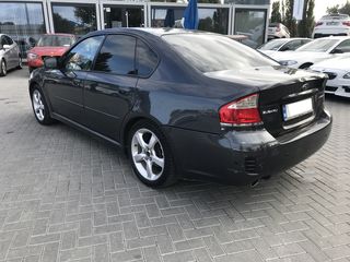 Subaru Legacy foto 3