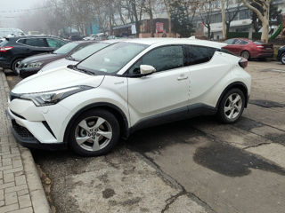 Toyota C-HR foto 2