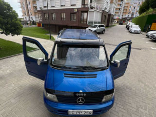 Mercedes V-Class foto 9