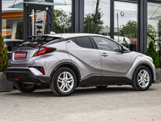 Toyota C-HR foto 2