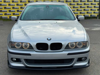 BMW 5 Series foto 2