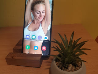 Samsung A40 duos 64 gb 1200 lei foto 2