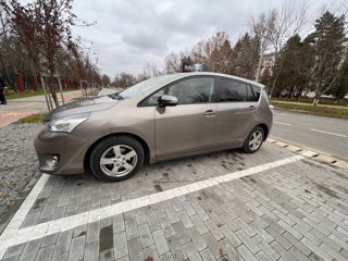 Toyota Verso foto 2