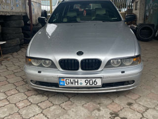 BMW 5 Series foto 4