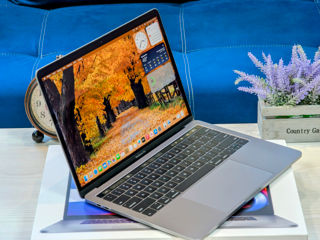 MacBook Pro 13 Retina 2019 (Core i5 8279u/8Gb Ram/256Gb SSD/Iris Graphics/269 Cycles/13.3" Retina) foto 2