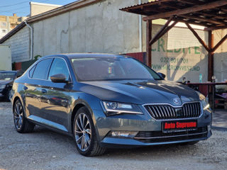 Skoda Superb foto 1