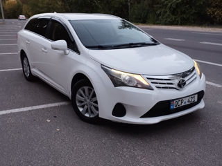 Toyota Avensis foto 1