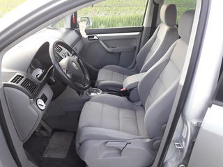 Volkswagen Touran foto 8