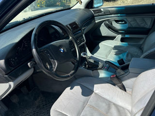 BMW 5 Series foto 8