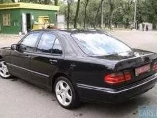 Mercedes E Class foto 2