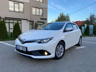 Toyota Auris foto 1