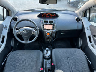 Toyota Yaris foto 11