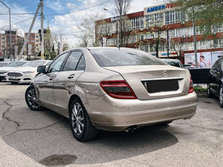 Mercedes C-Class foto 5