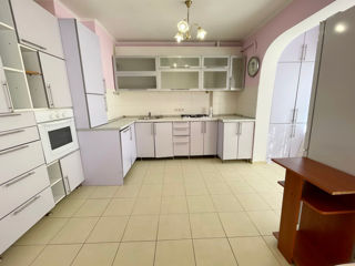 Apartament cu 3 camere, 104 m², Telecentru, Chișinău foto 4