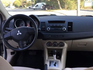 Mitsubishi Lancer foto 6