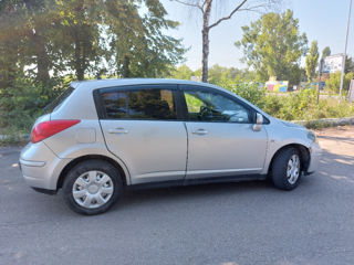 Nissan Tiida foto 3