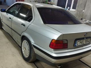 BMW 3 Series foto 3