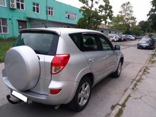 Toyota Rav 4 foto 4