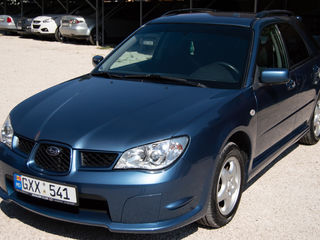 Subaru Impreza foto 2