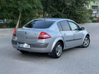 Renault Megane foto 3