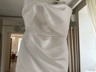 Rochie de mireasa scurta  foto 0
