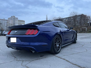 Ford Mustang foto 3