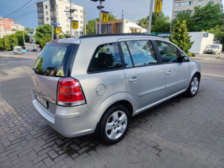 Opel Zafira foto 2